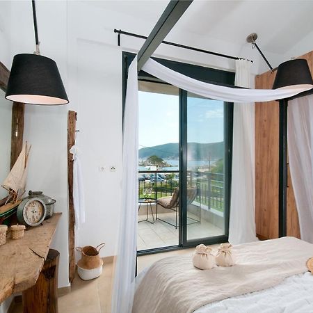 Seathon Seafront Beach Villa In Kalamitsi Extérieur photo