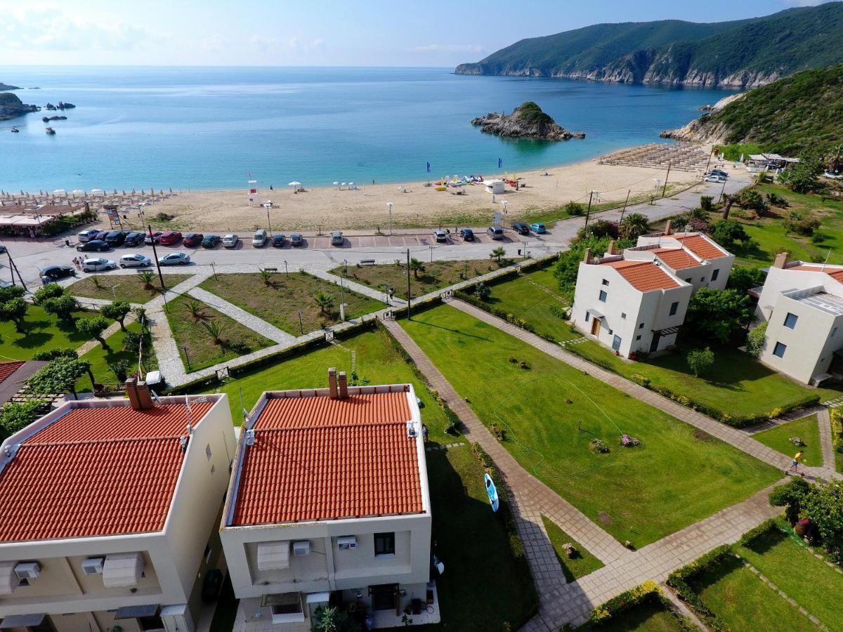 Seathon Seafront Beach Villa In Kalamitsi Extérieur photo